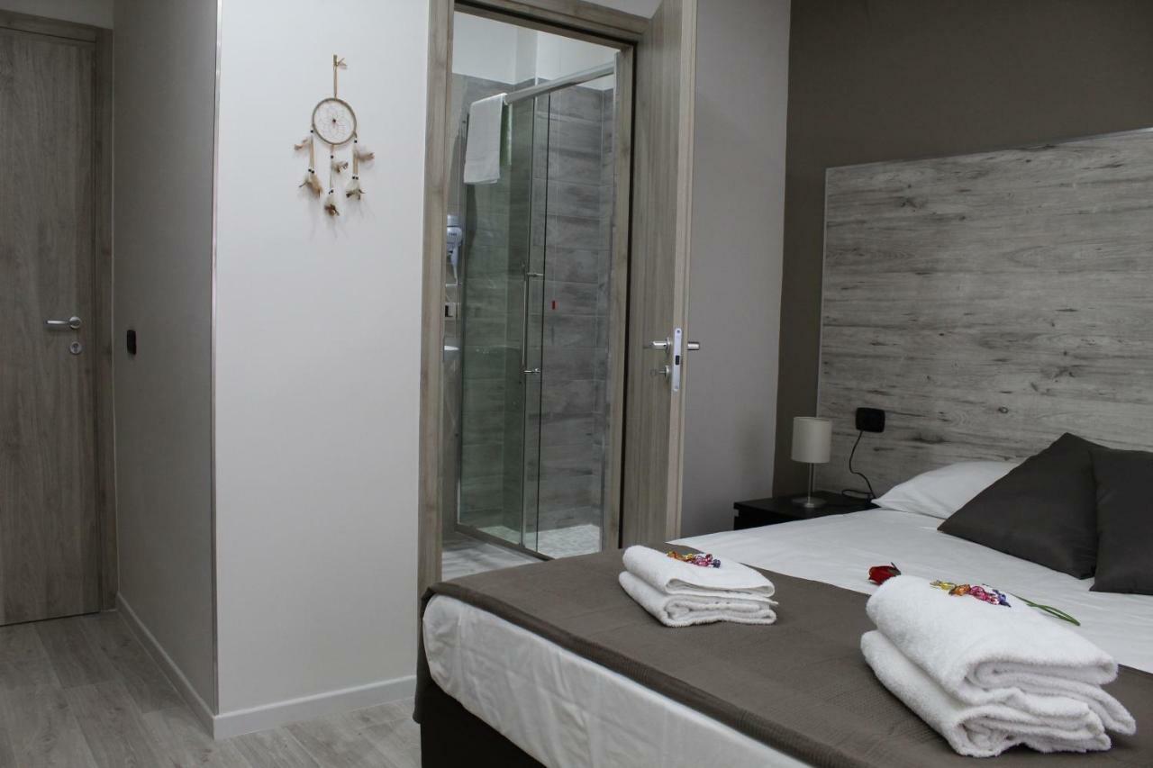 Royalty Rooms & Spa Nápoles Exterior foto